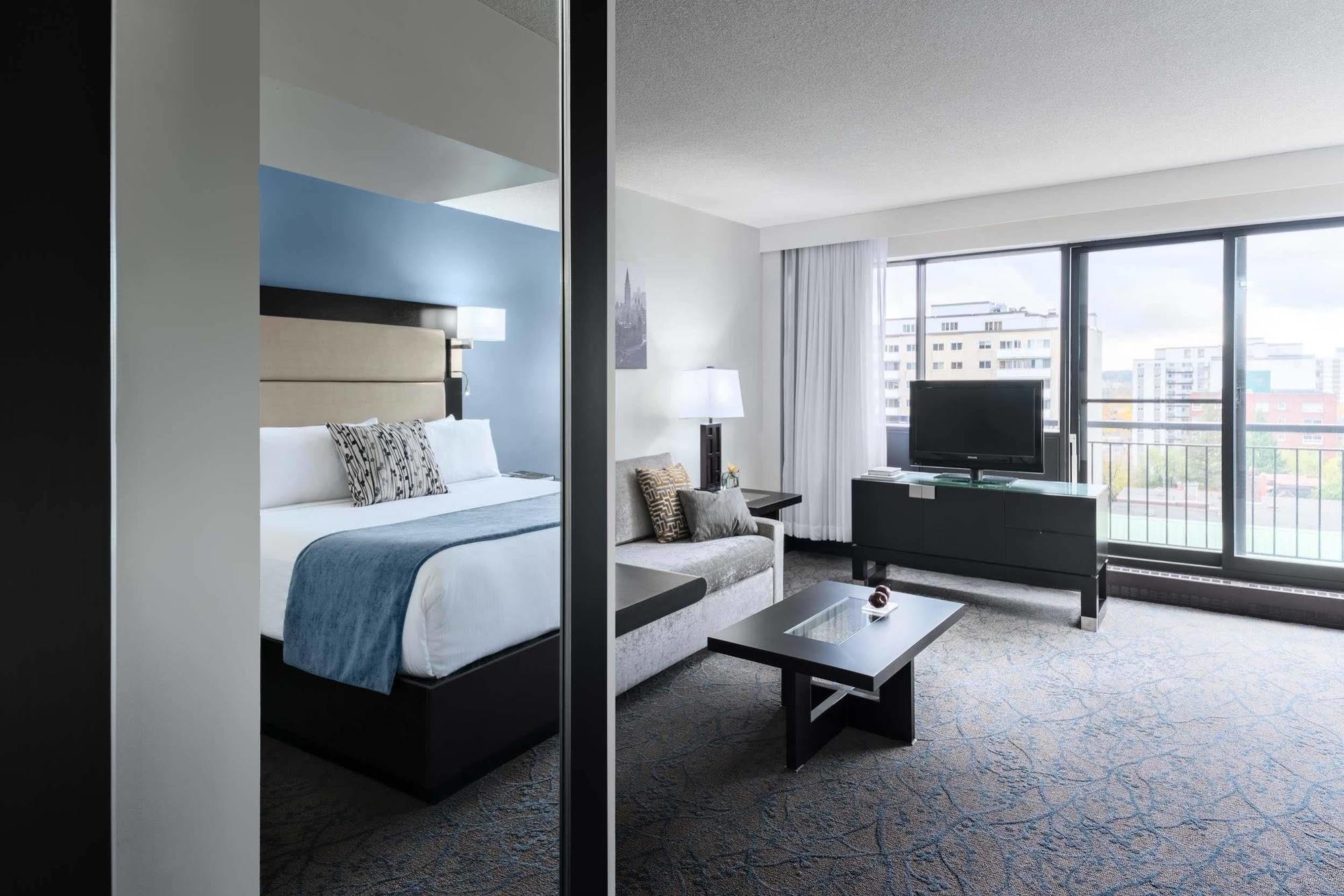 Ottawa Embassy Hotel & Suites Exteriér fotografie