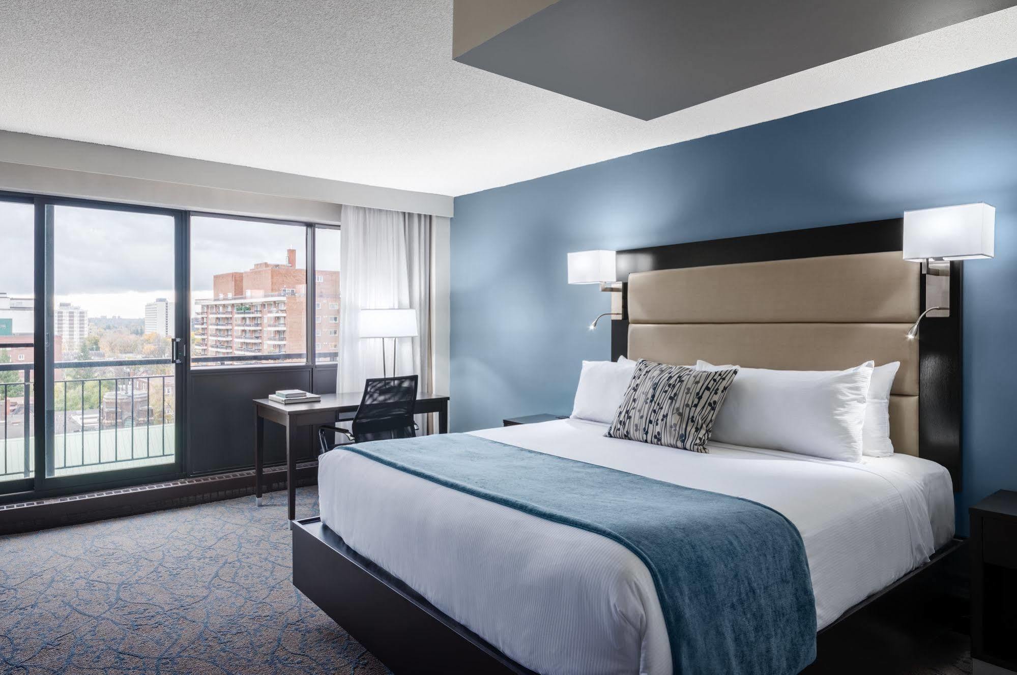 Ottawa Embassy Hotel & Suites Exteriér fotografie
