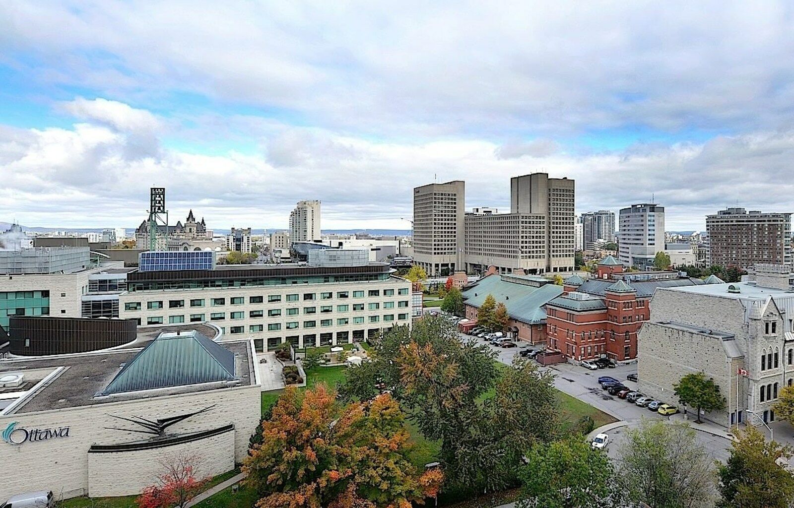 Ottawa Embassy Hotel & Suites Exteriér fotografie